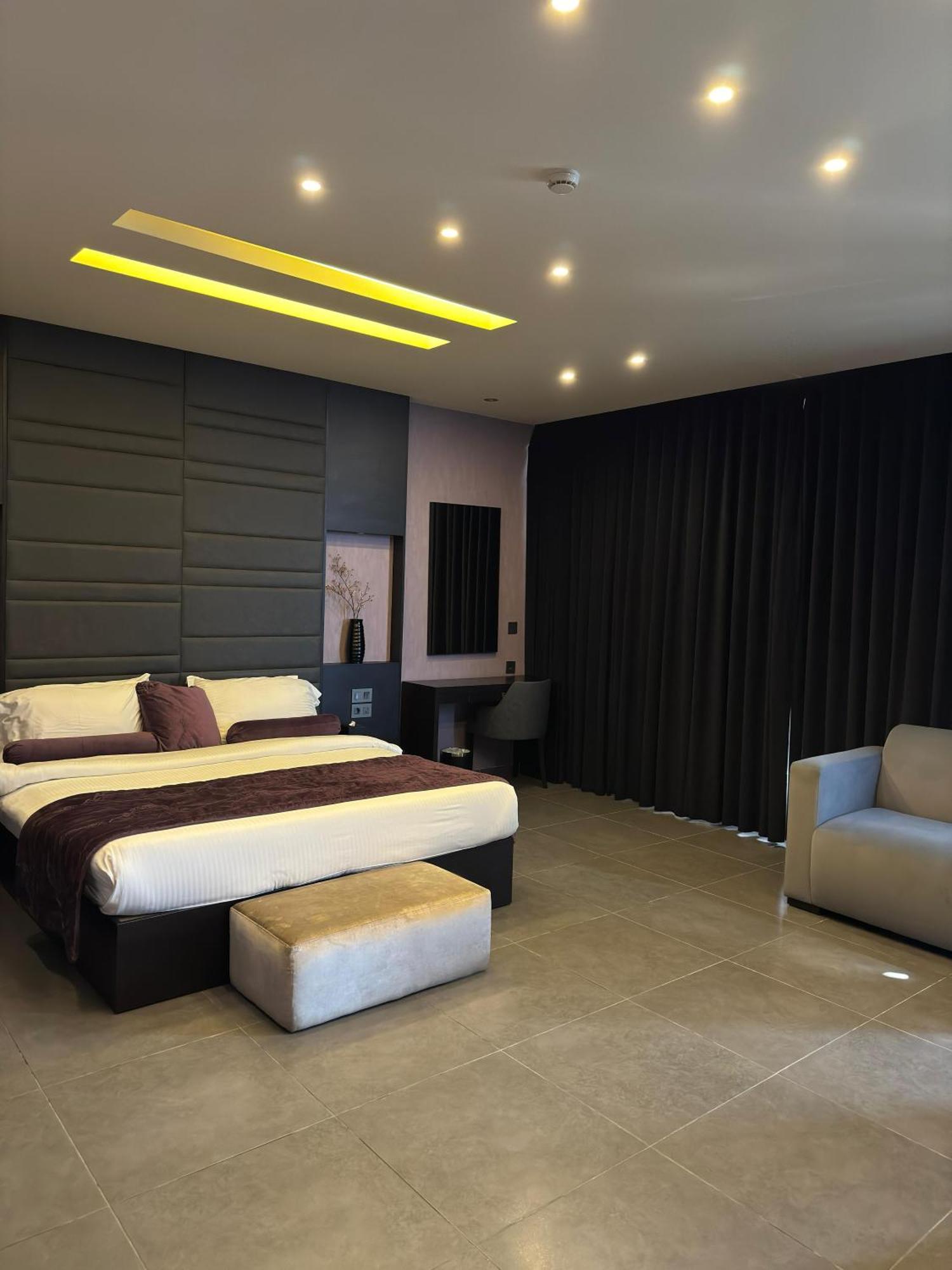 Louis V Hotel Beirut Exterior photo