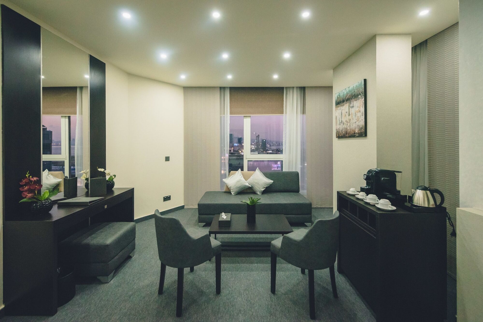 Louis V Hotel Beirut Exterior photo